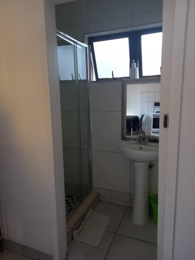 Self-Catering Studio, Unit 3 On Krupp Windhoek Ngoại thất bức ảnh